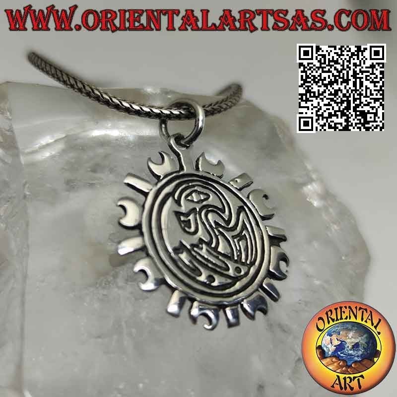 Colgante de plata, rueda solar con grabados mayas