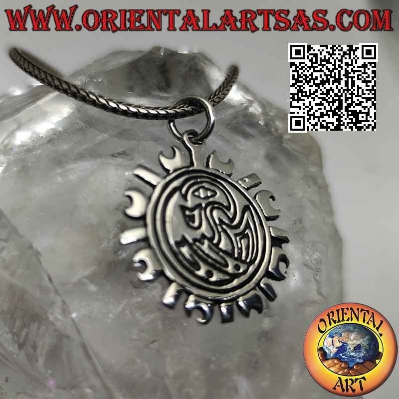Colgante de plata, rueda solar con grabados mayas
