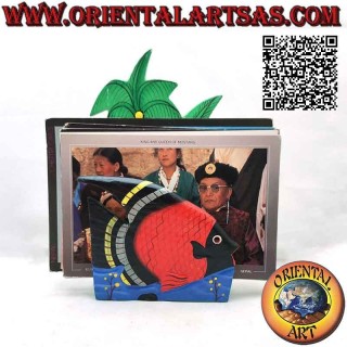 Portacartas / servilletero estilo hawaiano con pez en madera de balsa (negro, rojo)