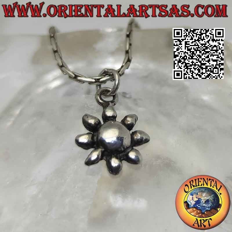 Pendentif en argent lisse en forme de soleil ou de petite fleur