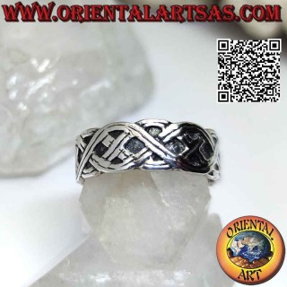 Bague en argent avec bande travaillée, entrelacs celtiques infinis