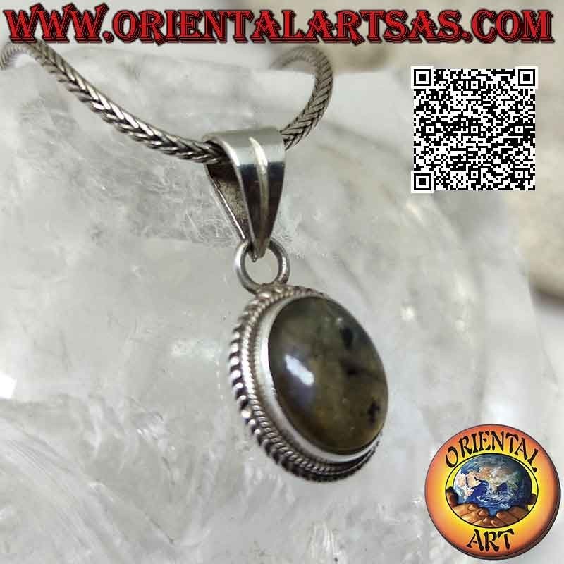 Pendentif en argent avec cabochon ovale labradorite tacheté entouré d'entrelacs