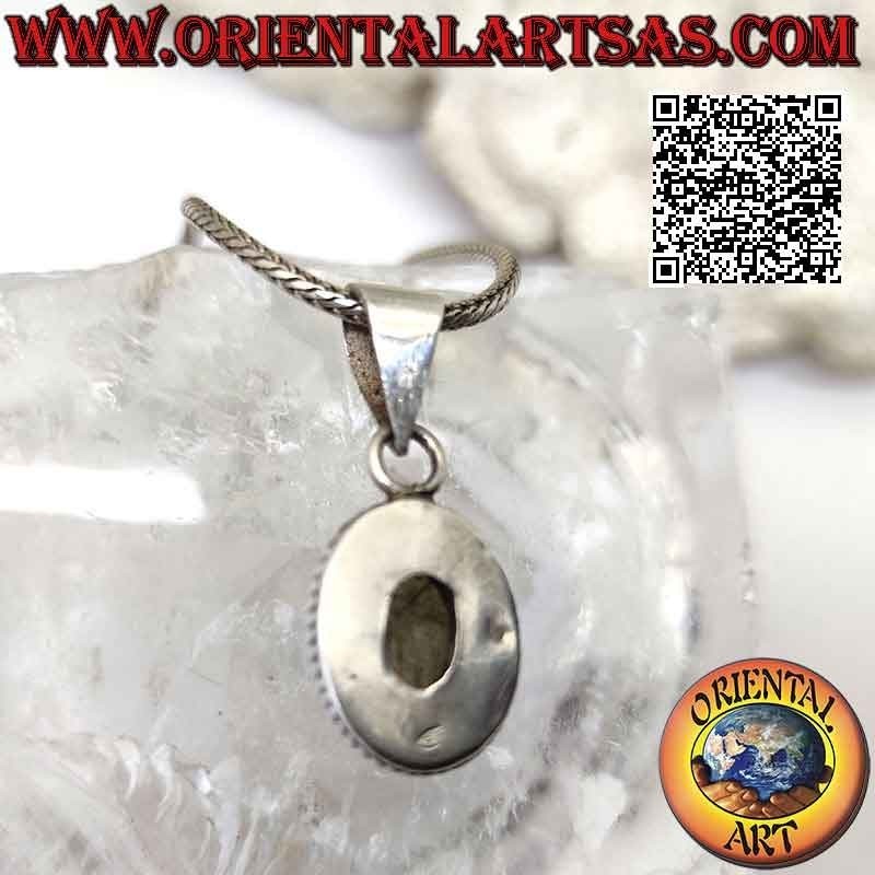 Pendentif en argent avec cabochon ovale labradorite tacheté entouré d'entrelacs