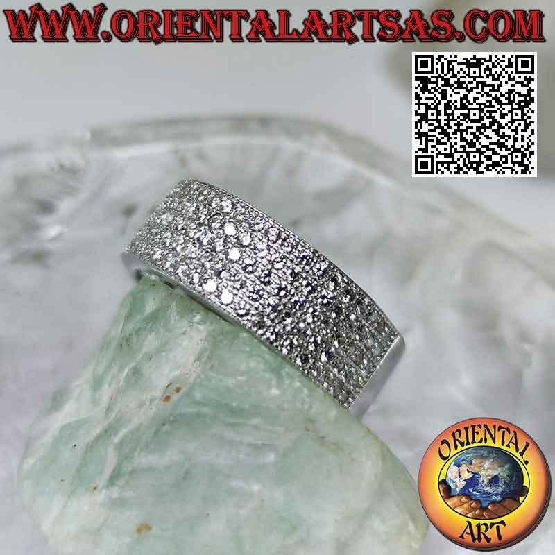 Anillo de plata con banda plana medio tachonado de circonitas blancas (8 mm)