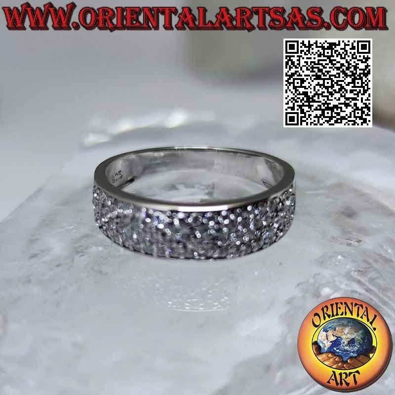 Anillo de plata con banda creciente semitachonada de circonitas blancas (6 mm)