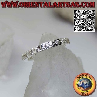 Anello in argento a fedina squadrettata "veretta" con zirconi bianchi incastonati singolarmente (2 mm)