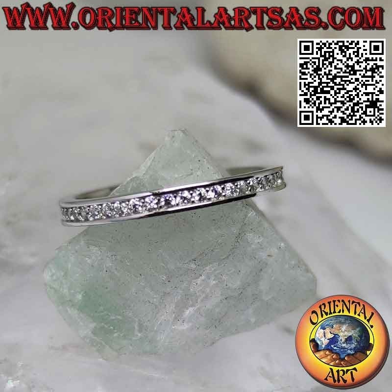 Bague en argent avec bande "Eternity" sertie de zircons blancs (2 mm)