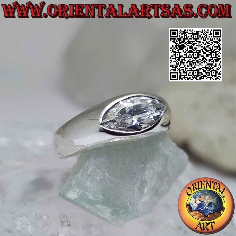 Anillo de plata con banda de crecimiento liso con zircón blanco central con lanzadera horizontal