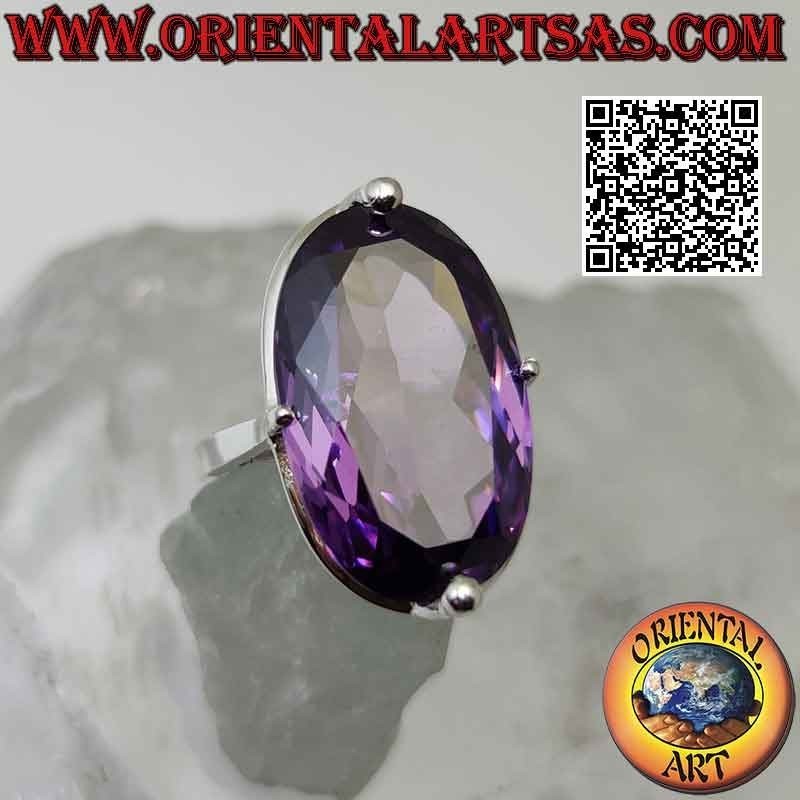 Anello in argento con grande zircone ametista incastonato ovale su montatura semplice