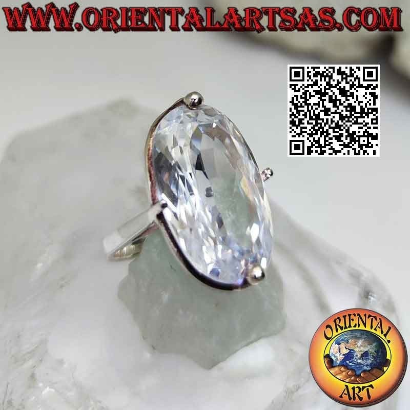 Anello in argento con grande zircone bianco incastonato ovale su montatura semplice