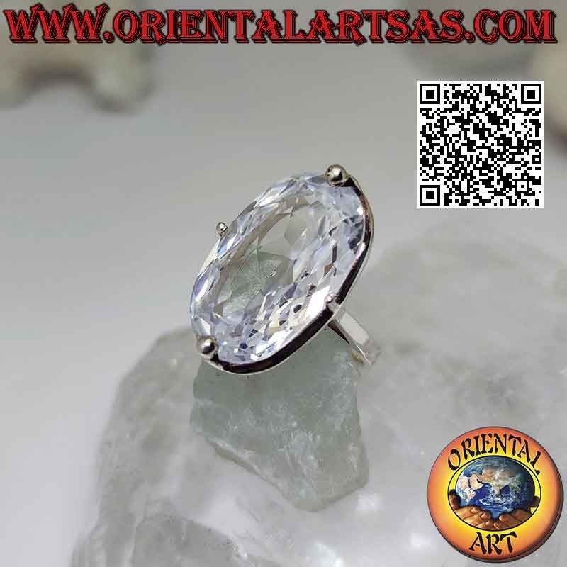 Anillo de plata con gran circonita blanca engastada ovalada en engaste sencillo