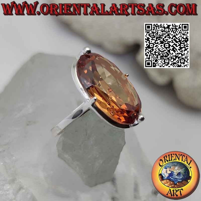 Bague en argent avec gros zircon champagne serti ovale sur une monture simple