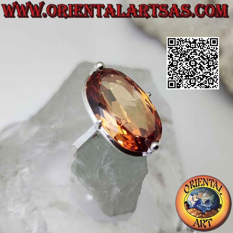 Anillo de plata con circonita champagne grande engastada ovalada en engaste sencillo