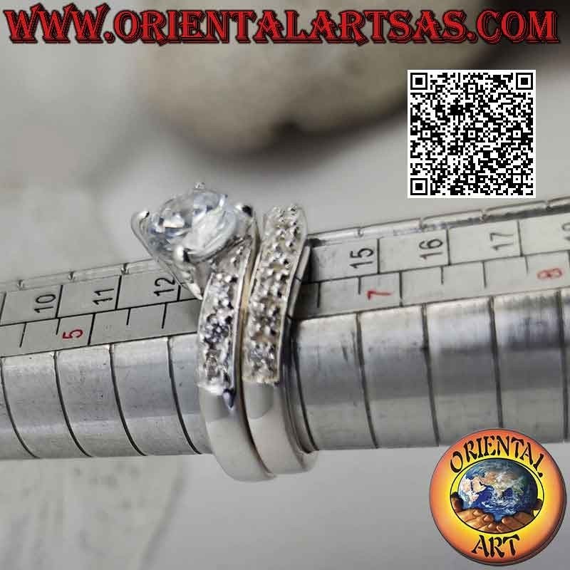 Anillo de plata, pareja de anillos medio tachonados con circonitas blancas engastadas con una ronda central