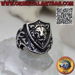 Anello in acciaio chirurgico (316L), stemma con leone a bassorilievo e spada sui lati