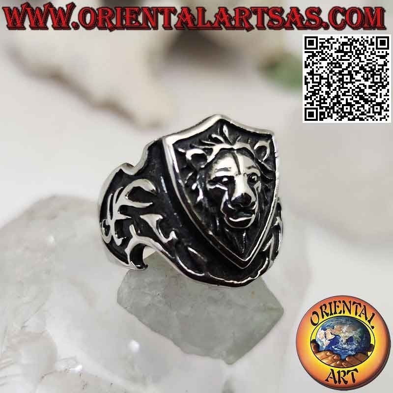 Anillo de acero quirúrgico (316L), emblema con león y espada en bajorrelieve a los lados