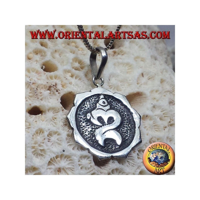 pendentif en argent Om sculpté balinais ॐ
