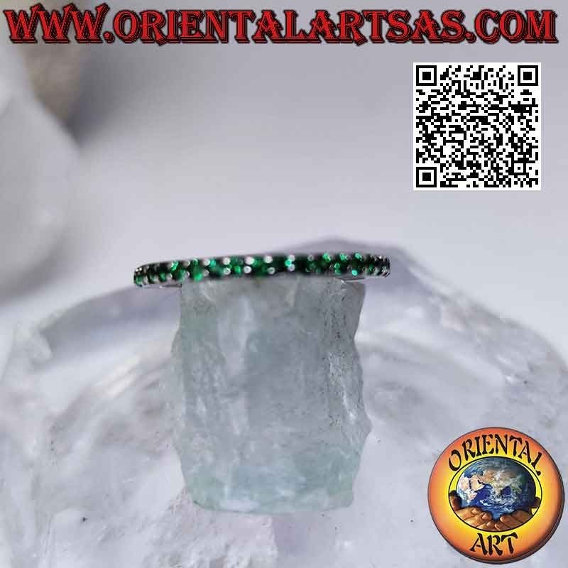 Anillo de plata con banda "Eternity" tachonada de circonitas verdes (2 mm)