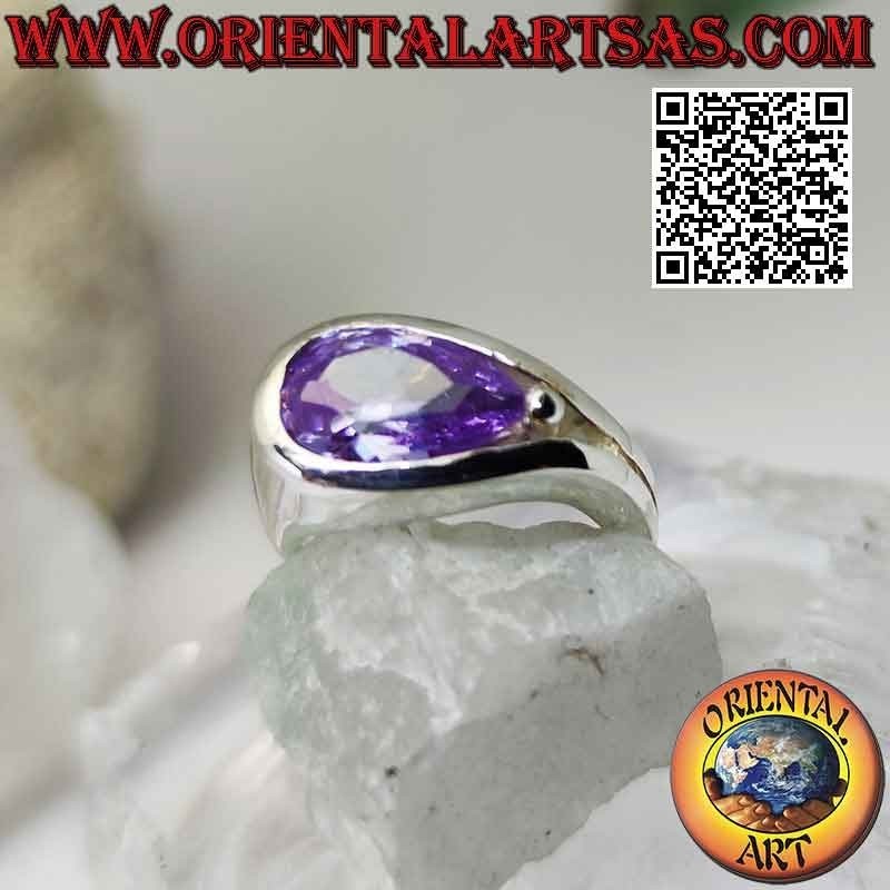 Anillo de plata rodiada con zirconitas cruzadas rosas en engaste liso