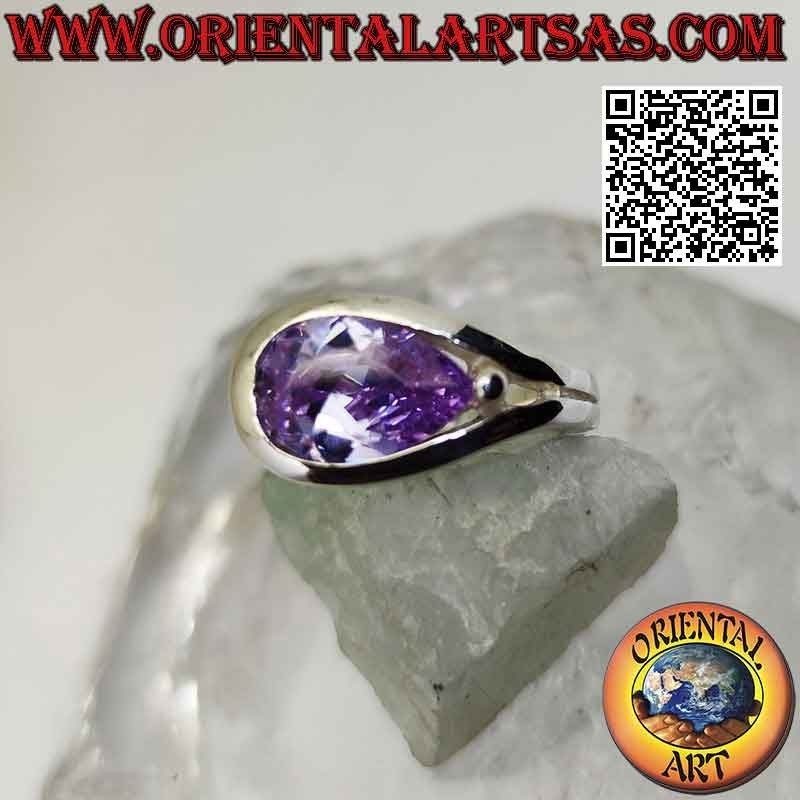 Anello in argento rodiato con zircone rosa a goccia trasversale su montatura liscia