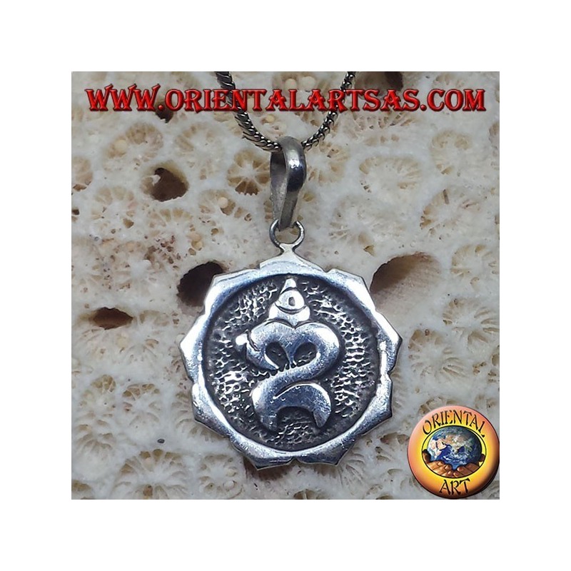 pendentif en argent Om sculpté balinais ॐ