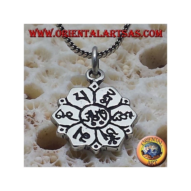ॐ om colgante de plata en la flor de loto con sánscrito 
