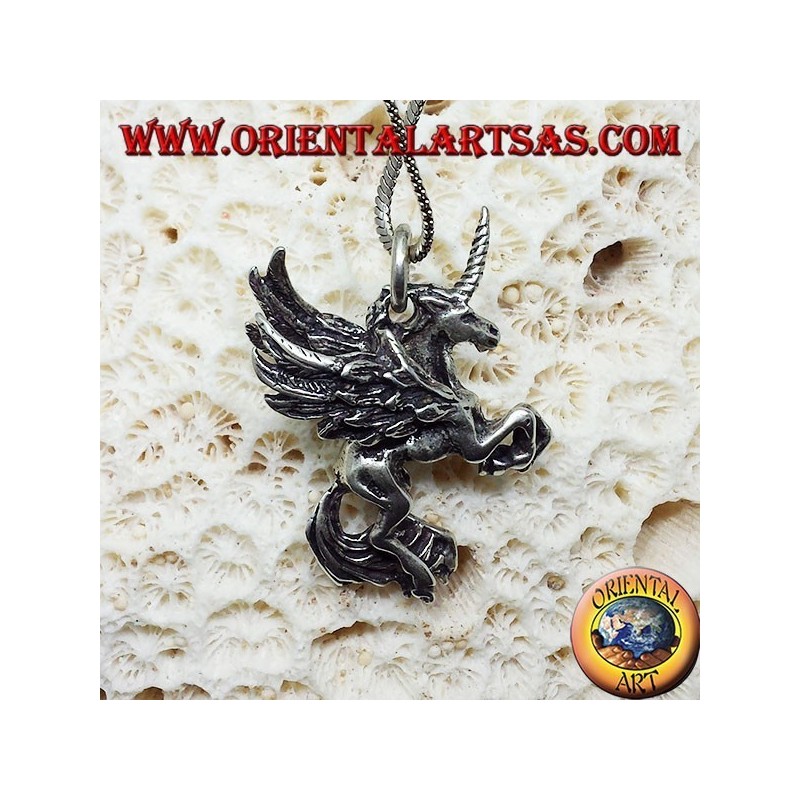 pendentif en argent Pegasus dimensions
