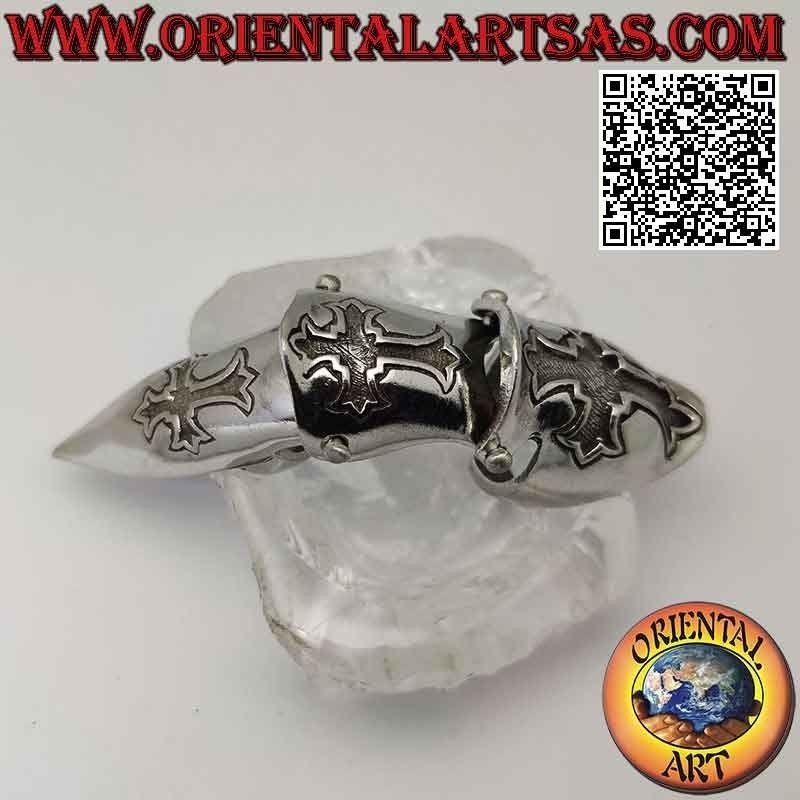 Anillo de acero quirúrgico (316L), armadura maciza con cruces trilobuladas en bajorrelieve (regulable)