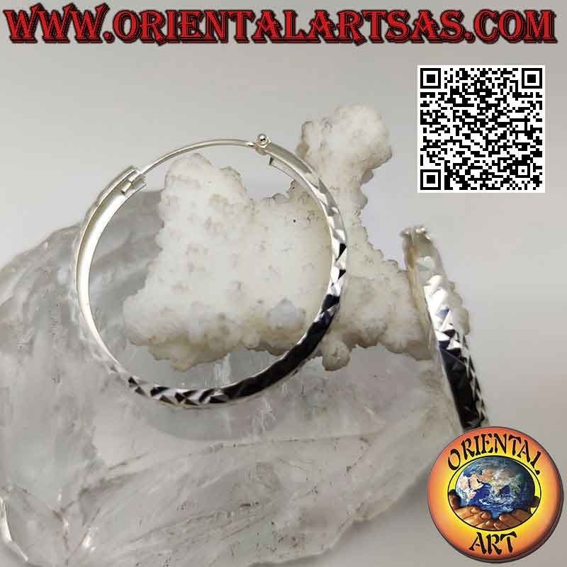 Pendientes de plata con círculo tragus de diamantes de 40 mm de ancho.