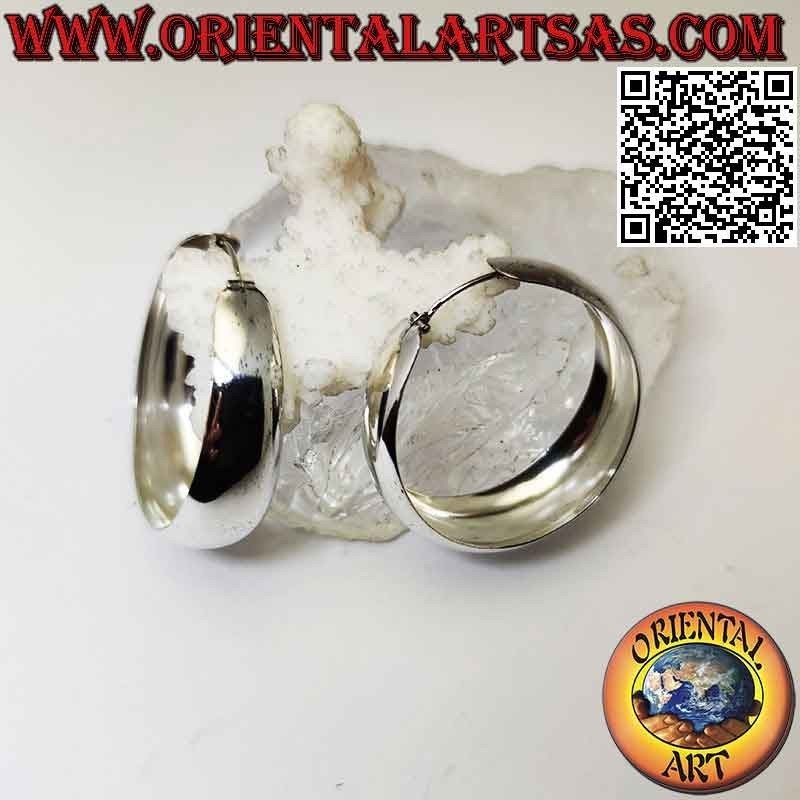 Boucles d'oreilles en argent avec un large cercle lisse et arrondi de 45 mm Ø