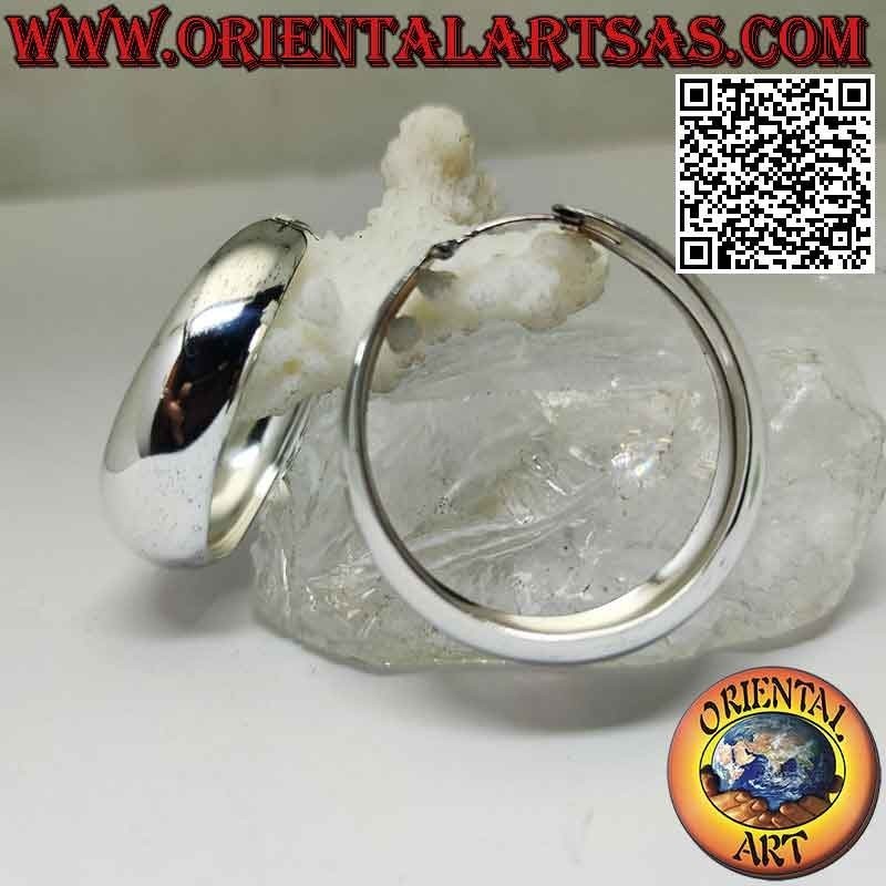 Boucles d'oreilles en argent avec un large cercle lisse et arrondi de 45 mm Ø