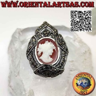 Broche pendentif en argent avec camée de femme séduisante et cadre serti de marcassite