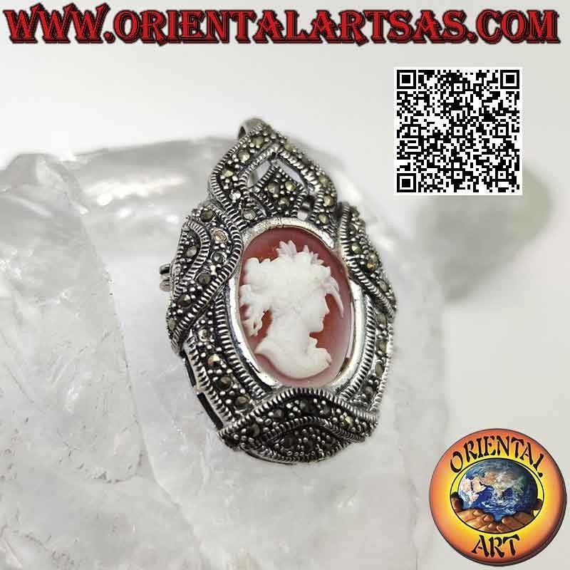 Broche pendentif en argent avec camée de femme séduisante et cadre serti de marcassite