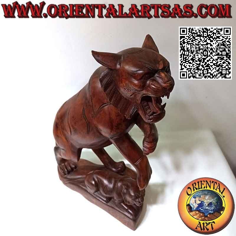 Escultura de tigre gruñendo de madera de suar de 51 cm con cachorro (esculpida a mano a partir de un solo bloque) (izquierda)
