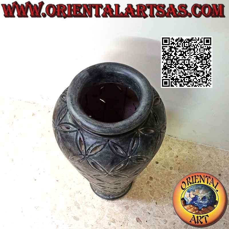 Große Vase aus blau gefärbter Terrakotta und perforiertem Blumendekor, handgefertigt (70 cm und 40 cm ø)