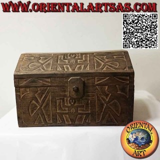 Cassapanca con aborigeni a bassorilievo e coperchio squadrato in legno di balsa da 45 cm