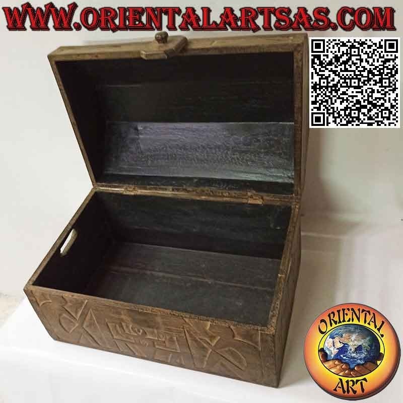 Chest with aborigines in bas-relief and square lid in balsa wood 45 cm