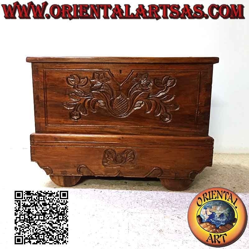Cassapanca con decoro floreale a bassorilievo e ruote in legno di teak da 115 cm