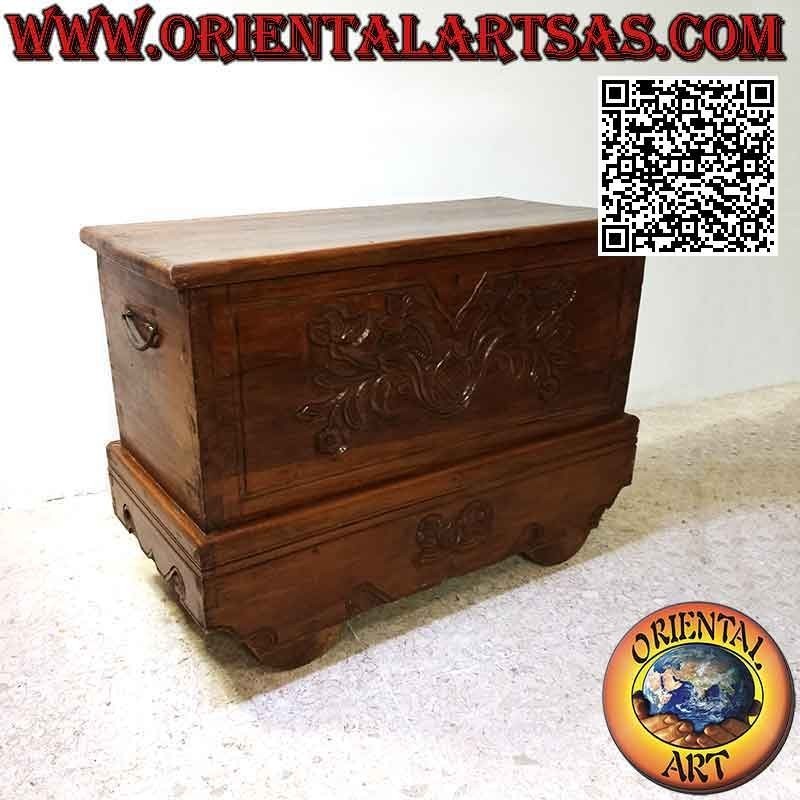 Chest with floral bas-relief decoration and 115 cm teak wood wheels