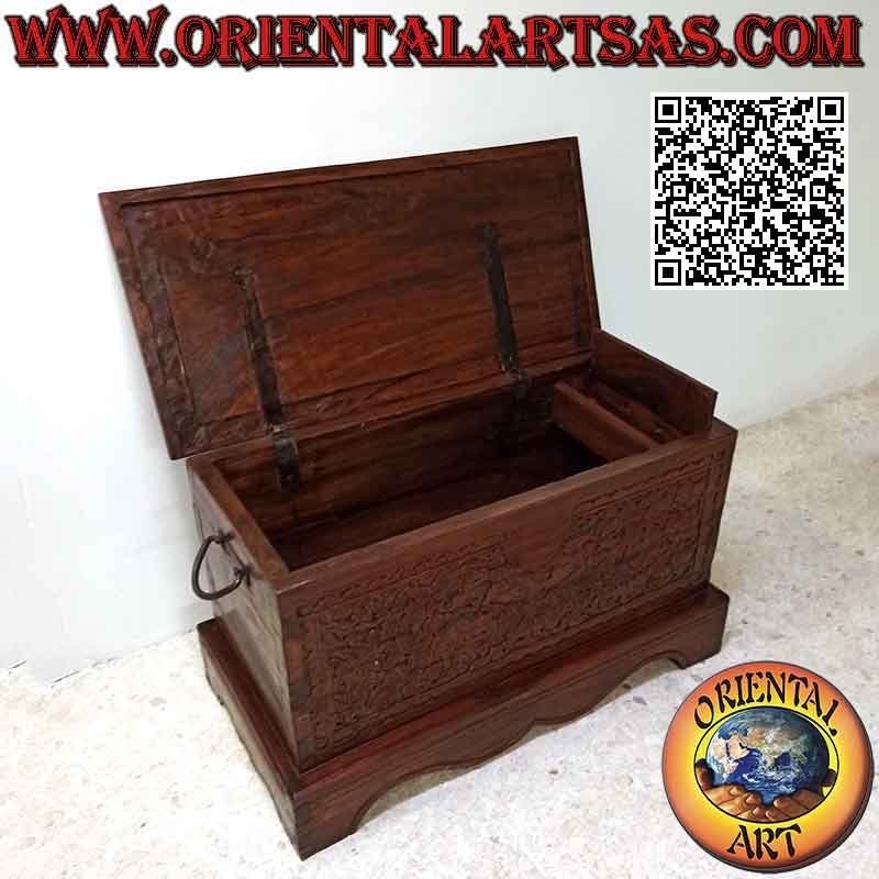 Arcón con decoración floral tallada en bajorrelieve en madera de teca de 95 cm