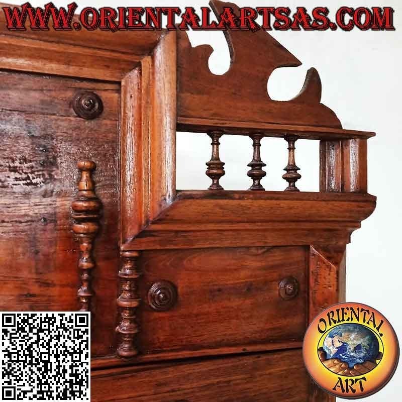 Armadietto dispensa a 2 ante e 4 ripiani con colonnine decorative  in legno antico di teak