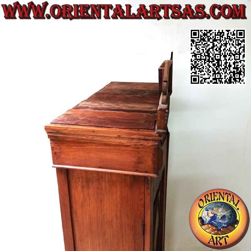 Mueble despensa de 2 puertas y 4 baldas con columnas decorativas en madera de teca envejecida