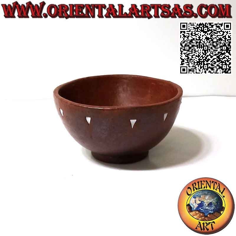 Cuenco redondo tradicional de terracota de Lombok con triángulos blancos, hecho a mano