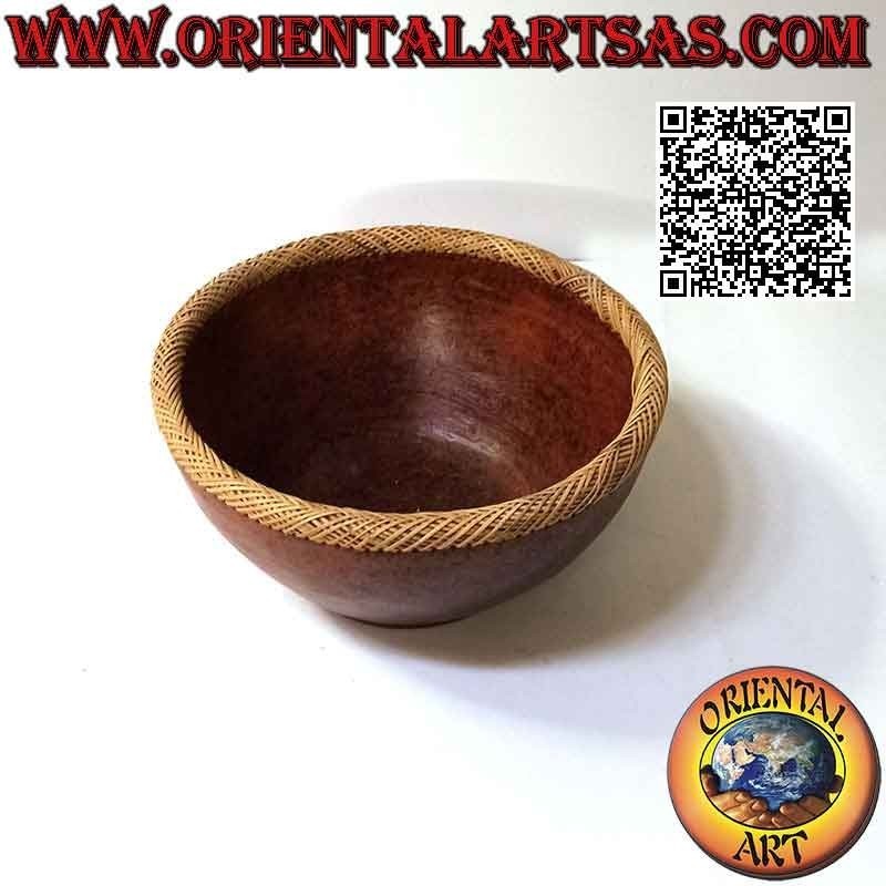 Bowl of the aborigines of Lombok in terracotta and tubular rim in rattan