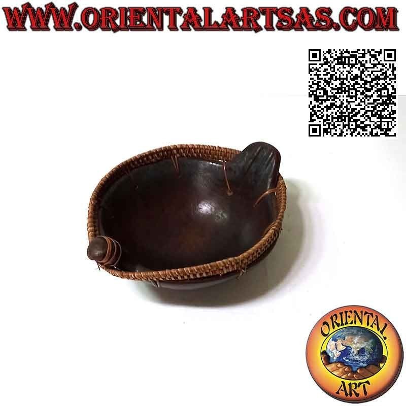 Lombok Pocket Emptyer Bowl in dunklem Terrakotta mit Weidenrand und Griffen