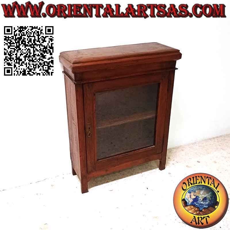 Vitrina antigua con dos estantes y una puerta en madera de teca