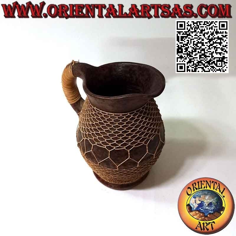 Jarrón Lombok en terracota y mimbre tejido, hecho a mano