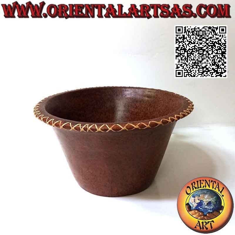 Vaso porta piante tradizionale di Lombok con midollino intrecciato a bordo in terracotta, fatto a mano (18 cm e 32 cm ø)