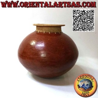 Vaso sferico di Lombok con in terracotta con bocca sporgente in midollino, fatto a mano (25 cm e 30 cm ø)