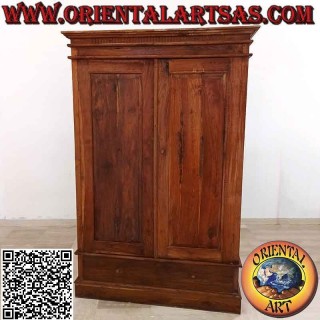 Gran armario lineal de 2 puertas y 4 baldas y estructura de columna dórica en madera de teca